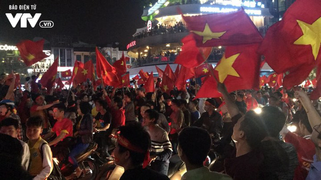 Một lần nữa, chiến thắng vĩ đại của U23 Việt Nam nhấn chìm Facebook trong màu đỏ - Ảnh 6.