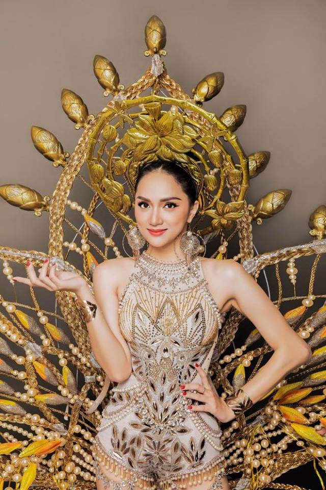 Hương Giang giành vương miện Hoa hậu Chuyển giới Quốc tế 2018, showbiz Việt rúng động - Ảnh 1.