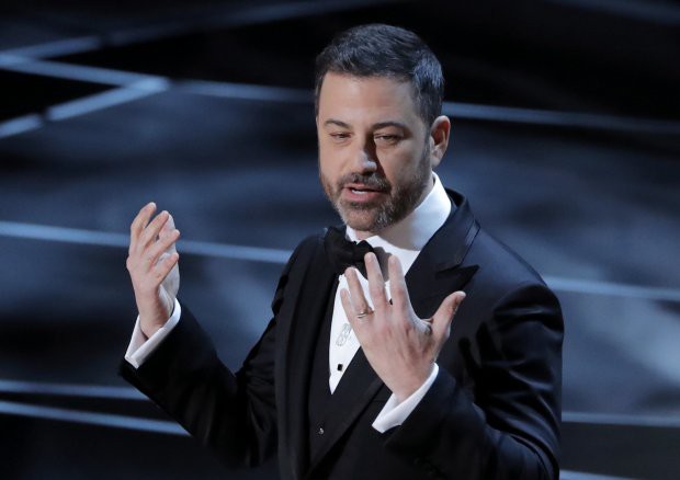 Oscar 2018: Jimmy Kimmel nói mỉa sự cố “nhầm giải” hy hữu ngay phần mở đầu  - Ảnh 1.