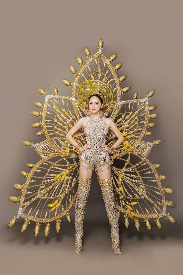 Hương Giang Idol nổi bật với gu thời trang ấn tượng tại Hoa hậu chuyển giới Quốc tế 2018 - Ảnh 2.