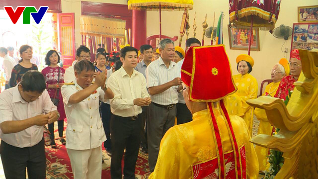 Khánh Hòa: Hàng ngàn người dân và du khách hành hương về đền thờ vọng các vua Hùng - Ảnh 10.