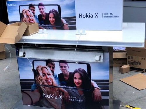 Lộ ảnh thực tế Nokia X màn hình tràn và thiết kế “tai thỏ” giống iPhone X - Ảnh 2.