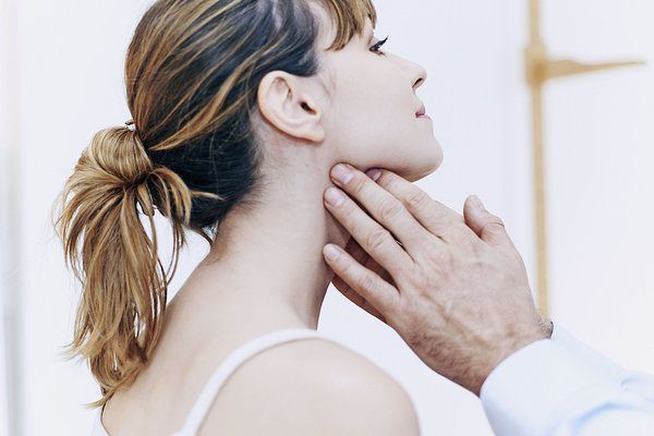Hạch cổ dưới hàm có thể là dấu hiệu cảnh báo ung thư vòm họng - Ảnh 1.