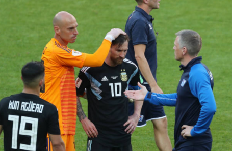Bất lực trước Iceland, Messi buồn như thể mất cúp vô địch FIFA World Cup™ 2018 - Ảnh 9.