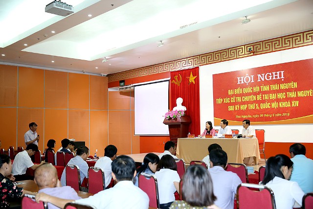 Phó Thủ tướng Phạm Bình Minh tiếp xúc cử tri Thái Nguyên - Ảnh 2.