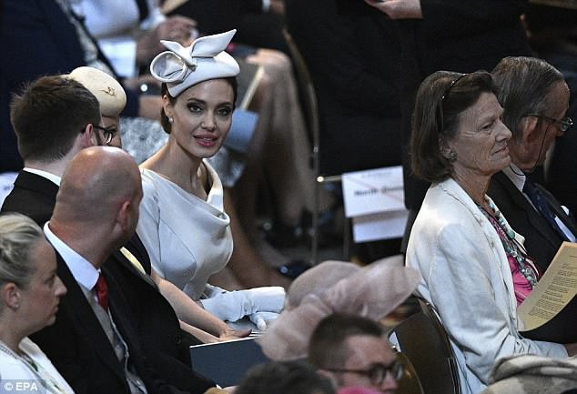 Angelina Jolie đẹp thanh lịch tới ngỡ ngàng - Ảnh 7.
