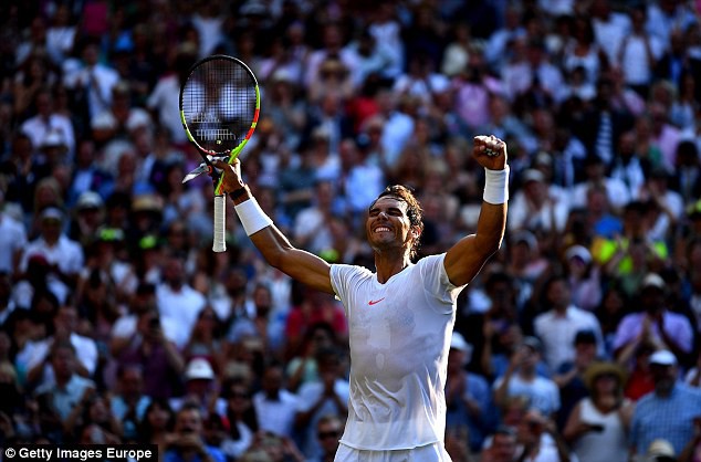 Federer, Nadal và Djokovic cùng tiến vào tứ kết Wimbledon 2018 - Ảnh 2.