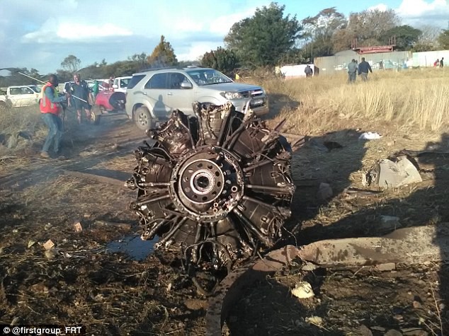 Tai nạn máy bay ở Nam Phi, 19 người bị thương - Ảnh 4.