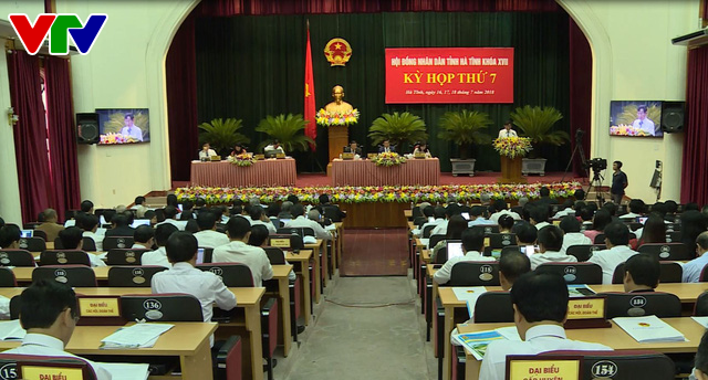 Khai mạc kỳ họp Hội đồng nhân dân tỉnh Quảng Trị và Hà Tĩnh - Ảnh 1.