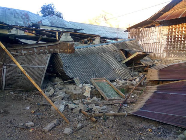 Động đất 6,4 richter tại Indonesia, hiện vẫn còn 560 người mắc kẹt - Ảnh 5.