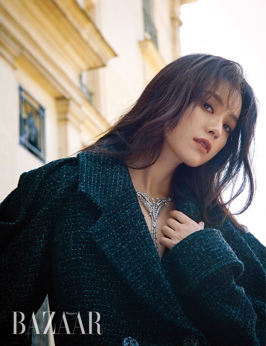 Han Hyo Joo mơ màng trên tạp chí Bazaar - Ảnh 4.