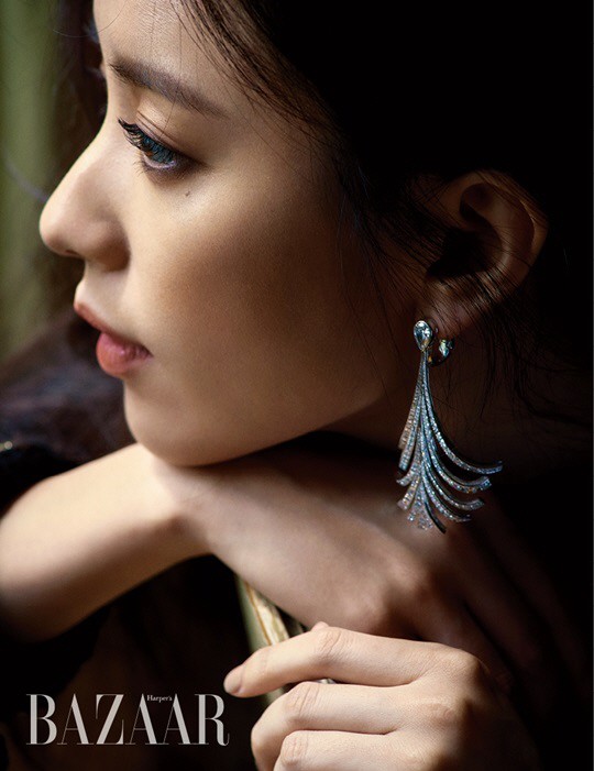 Han Hyo Joo mơ màng trên tạp chí Bazaar - Ảnh 2.
