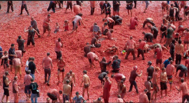 Hàng chục nghìn người tham gia lễ hội ném cà chua ở Tây Ban Nha - Ảnh 4.