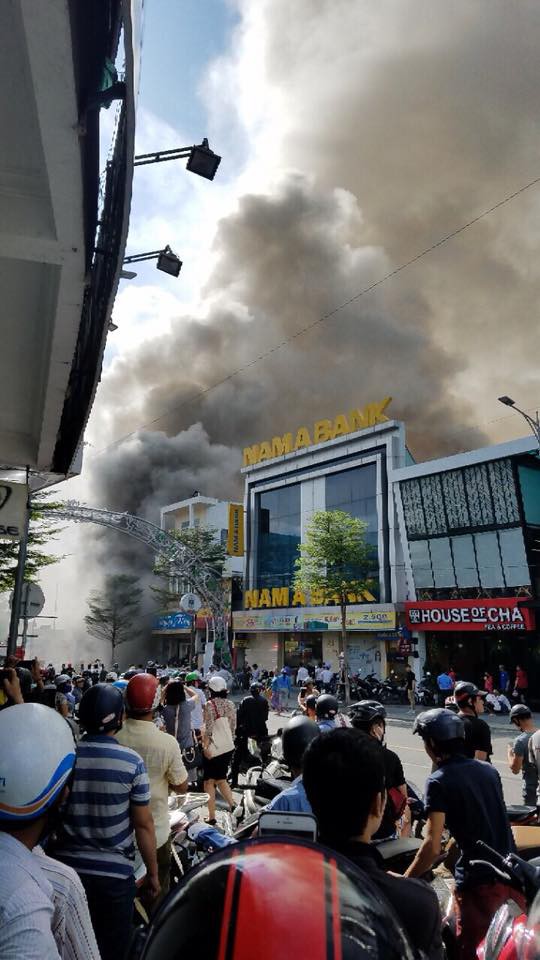 Cháy lớn tại một quán bar ở Đà Nẵng: Nghi do tia lửa hàn trong quá trình sửa chữa - Ảnh 4.