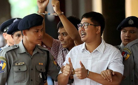 Thẩm phán Myanmar kết án 2 phóng viên Reuters 7 năm tù - Ảnh 1.