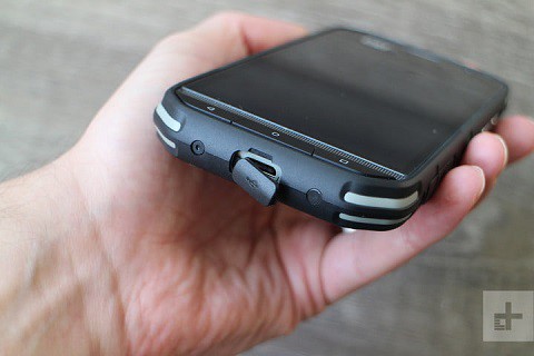Khám phá chiếc smartphone nồi đồng cối đá Cat S48c - Ảnh 3.
