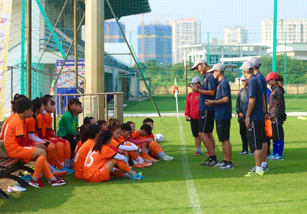 Đội tuyển U19 nữ Việt Nam tập trung, chuẩn bị cho VCK U19 nữ châu Á 2019 - Ảnh 1.