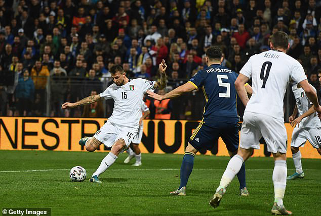 ĐT Bosnia-Herzegovina 0-3 ĐT Italia: Nối dài mạch toàn thắng! - Ảnh 1.