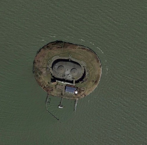 Bất ngờ với những bức ảnh thú vị tìm được trên Google Earth - Ảnh 10.