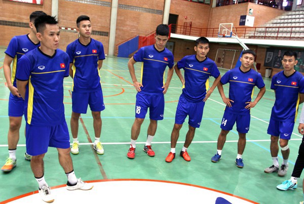 ĐT Futsal Việt Nam hứng khởi bước vào buổi tập đầu tiên tại Tây Ban Nha - Ảnh 5.
