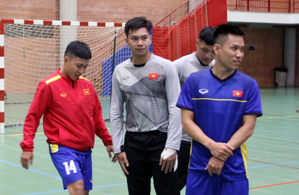 ĐT Futsal Việt Nam hứng khởi bước vào buổi tập đầu tiên tại Tây Ban Nha - Ảnh 7.