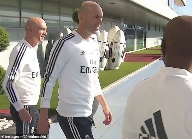 Toàn đội Real Madrid trong buổi tập đầu tiên dưới thời Zidane - Ảnh 6.