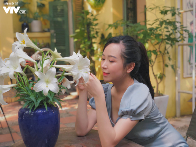 DV Kim Oanh sốc trong lần đầu đến xóm trọ phim Những cô gái trong thành phố - Ảnh 2.