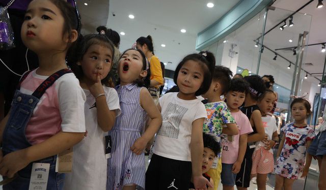 Nghề mẫu nhí tại Trung Quốc gây “sốt” với mức thu nhập khủng - Ảnh 4.