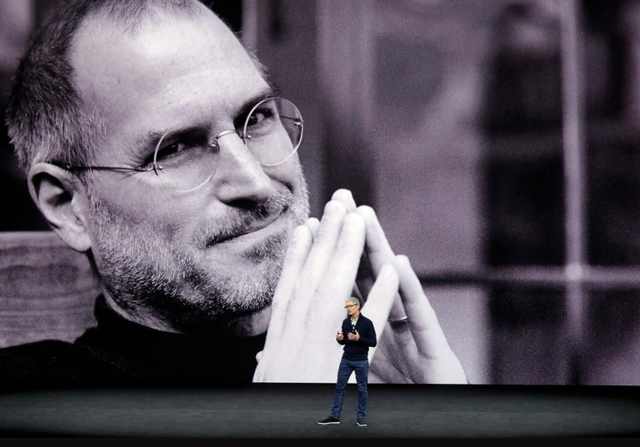 Steve Jobs chia thế giới thành 2 nửa: Cực kỳ tuyệt vời và tầm thường - Ảnh 1.