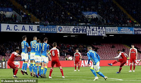UEFA Europa League: Lacazette tỏa sáng, Arsenal đánh bại Napoli ngay tại San Paolo - Ảnh 1.