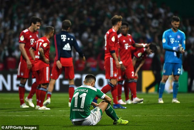 Thắng nhờ sai lầm trọng tài, Bayern toát mồ hôi giành vé Chung kết Cúp QG Đức - Ảnh 4.