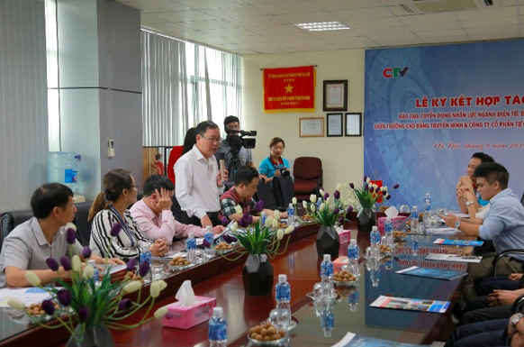Trường Cao đẳng Truyền hình và Công ty CP tự động hóa Tân Phát ký kết thỏa thuận hợp tác - Ảnh 1.
