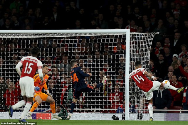 Arsenal 3-1 Valencia: Bộ đôi Lacazette - Aubameyang tạo dấu ấn! - Ảnh 4.
