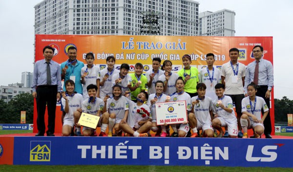 Ghi bàn phút bù giờ, TNG Thái Nguyên giành hạng Ba giải bóng đá nữ Cúp Quốc gia 2019 - Ảnh 2.