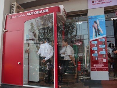 Agribank lắp đặt thêm 40 ATM đa chức năng - Ảnh 1.