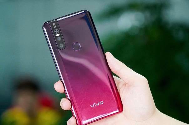 Loạt smartphone tầm trung nổi bật tại Việt Nam giữa 2019 - Ảnh 5.