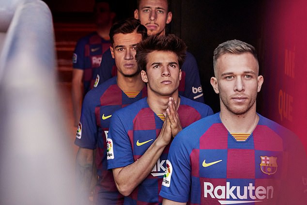 Áo đấu mới của Barcelona mang âm hưởng… Croatia - Ảnh 4.