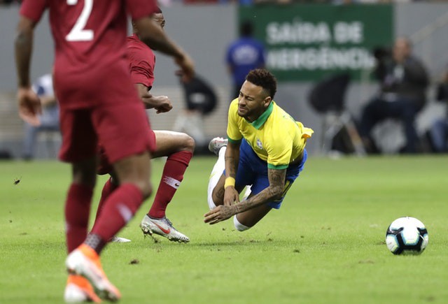 Chấn thương nặng, Neymar bị loại khỏi Copa America 2019 - Ảnh 1.