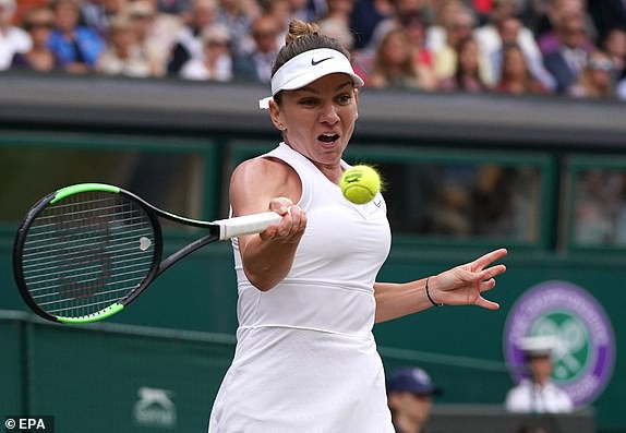 Thắng dễ Serena Williams, Simona Halep lần đầu đăng quang Wimbledon - Ảnh 2.