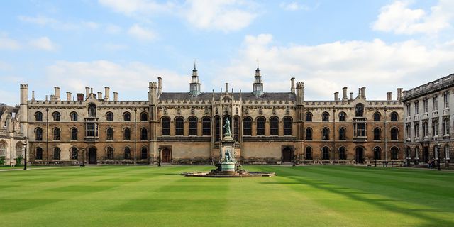 Vượt mặt Cambridge, Oxford lên ngôi đầu bảng đại học tốt nhất Anh quốc - Ảnh 2.