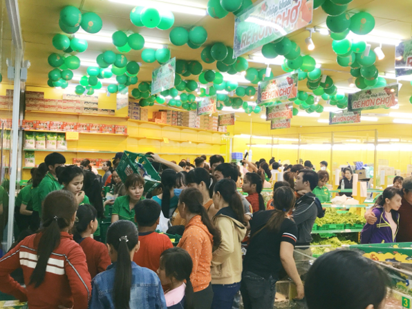 Choáng với cửa hàng Bách Hóa Xanh Bình Phước, doanh thu 1 ngày bằng cả tháng siêu thị nhà người ta - Ảnh 2.