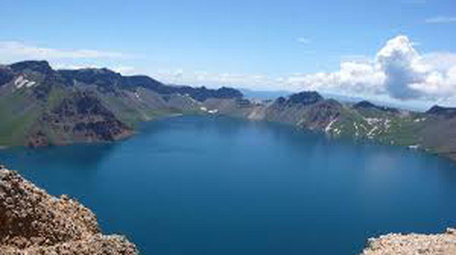 Hồ trên núi sâu nhất thế giới, đủ sức cấp nước ngọt cho thành phố đông dân suốt gần 2 năm - Ảnh 4.