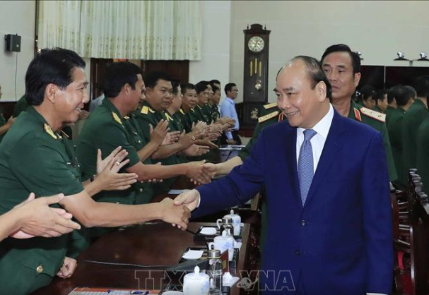 Thủ tướng Nguyễn Xuân Phúc thăm và chúc Tết cán bộ, chiến sỹ Quân khu 9 - Ảnh 2.