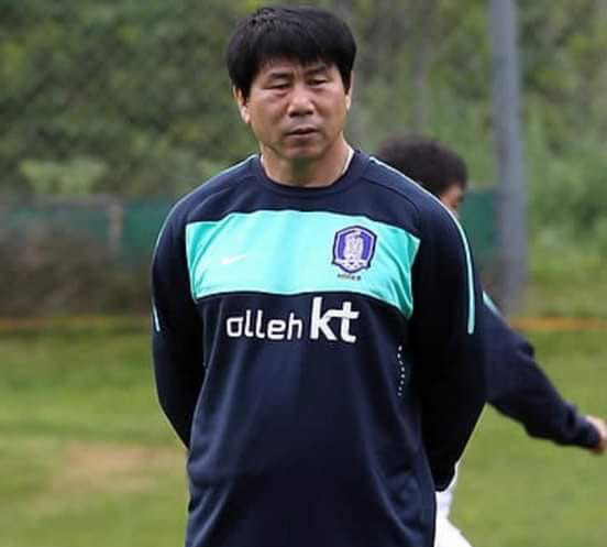 Liên đoàn Bóng đá Việt Nam có tân HLV thủ môn người Hàn Quốc - Ảnh 2.