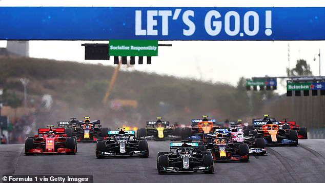 F1: Một đội đua phối hợp thế nào trong suốt chặng đua? - Ảnh 2.