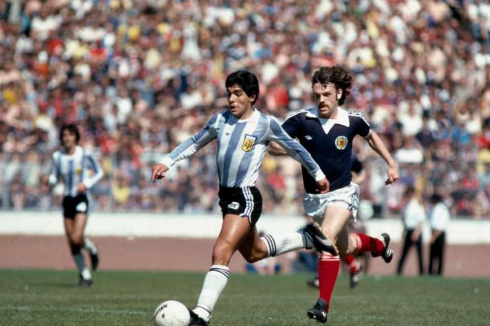 Diego Maradona - Tiểu sử và thành tích của “cậu bé vàng” Argentina - Ảnh 8.