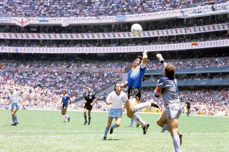 Diego Maradona - Tiểu sử và thành tích của “cậu bé vàng” Argentina - Ảnh 12.