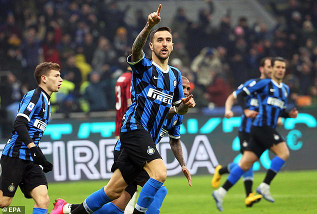 Inter lội ngược dòng ngoạn mục trước Milan trong trận derby - Ảnh 4.