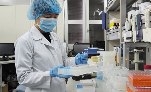 
The Influenza Laboratory aims to reduce the burden of disease from seasonal influenza epidemics and the risk from and impact of influenza on public health in Vietnam and other countries around the world.
