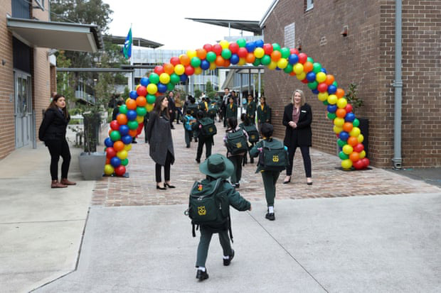 Bang đông dân nhất Australia mở lại trường học - Ảnh 1.